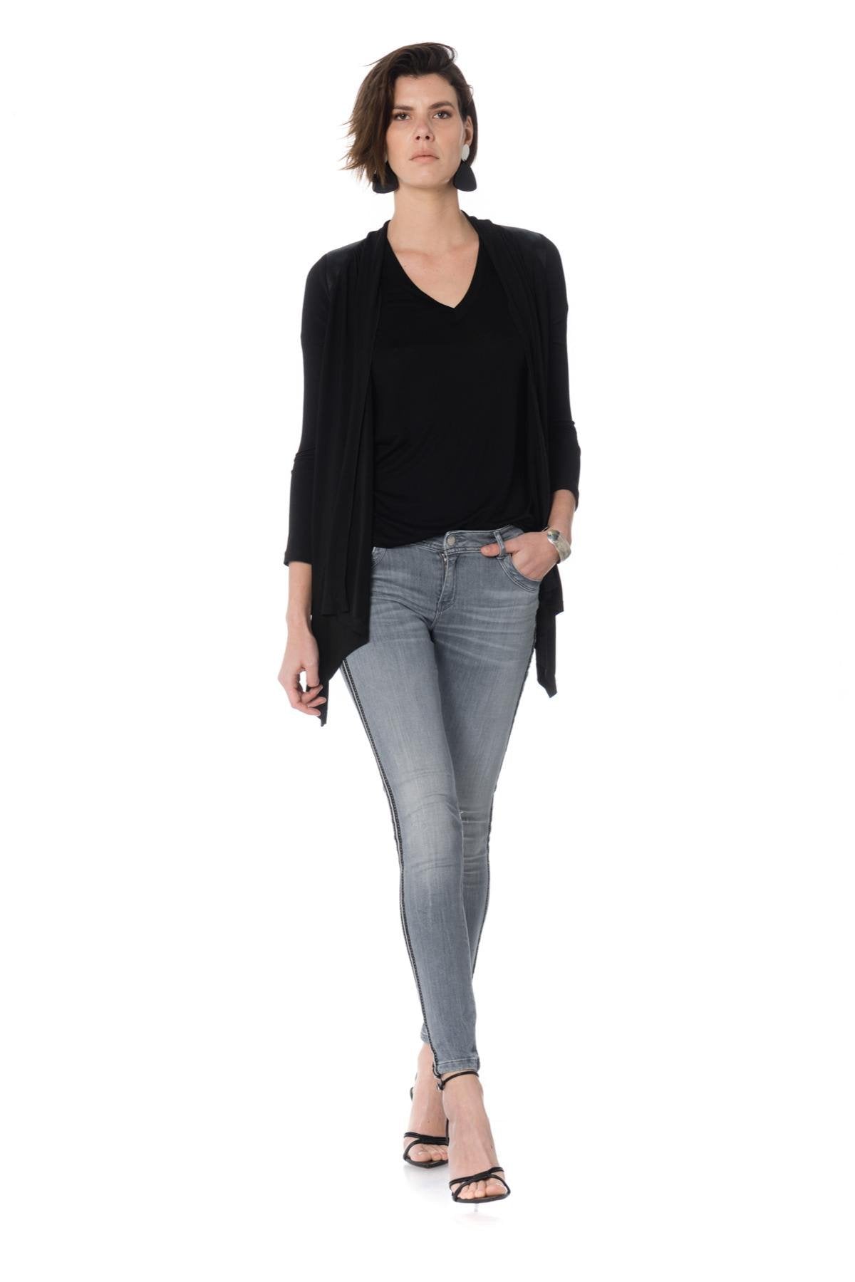 Elegant bi-material vest - Image n°2