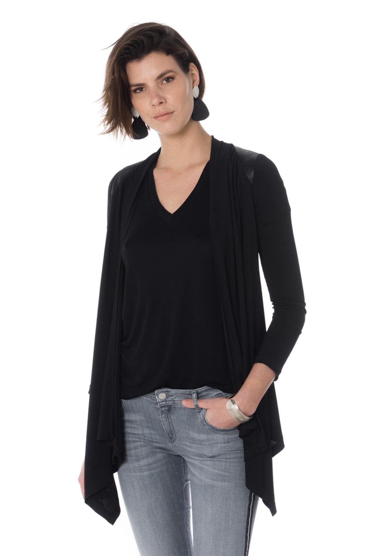 Elegant bi-material vest - Image n°4