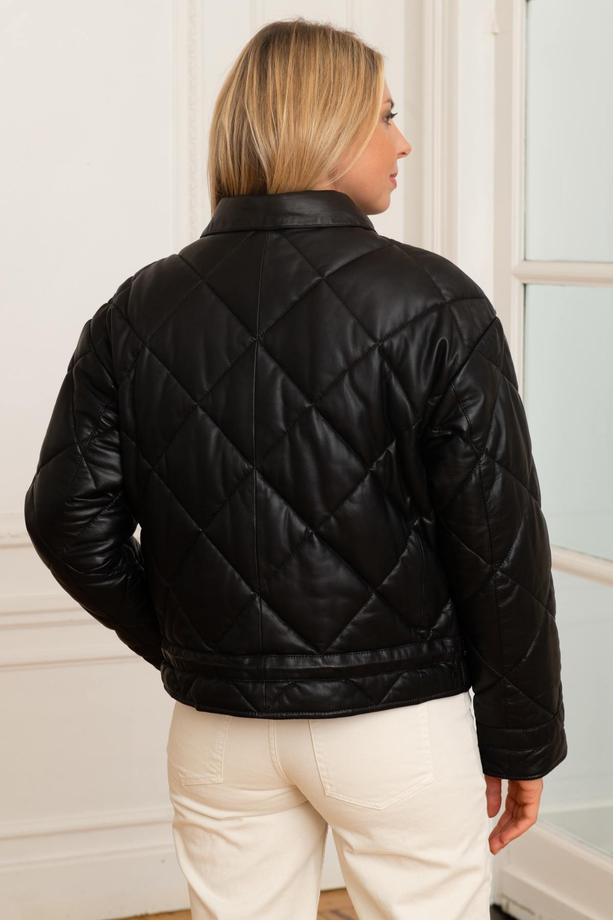 Quilted black sheepskin jacket, zip-fastened with a high neck. - Image n°5