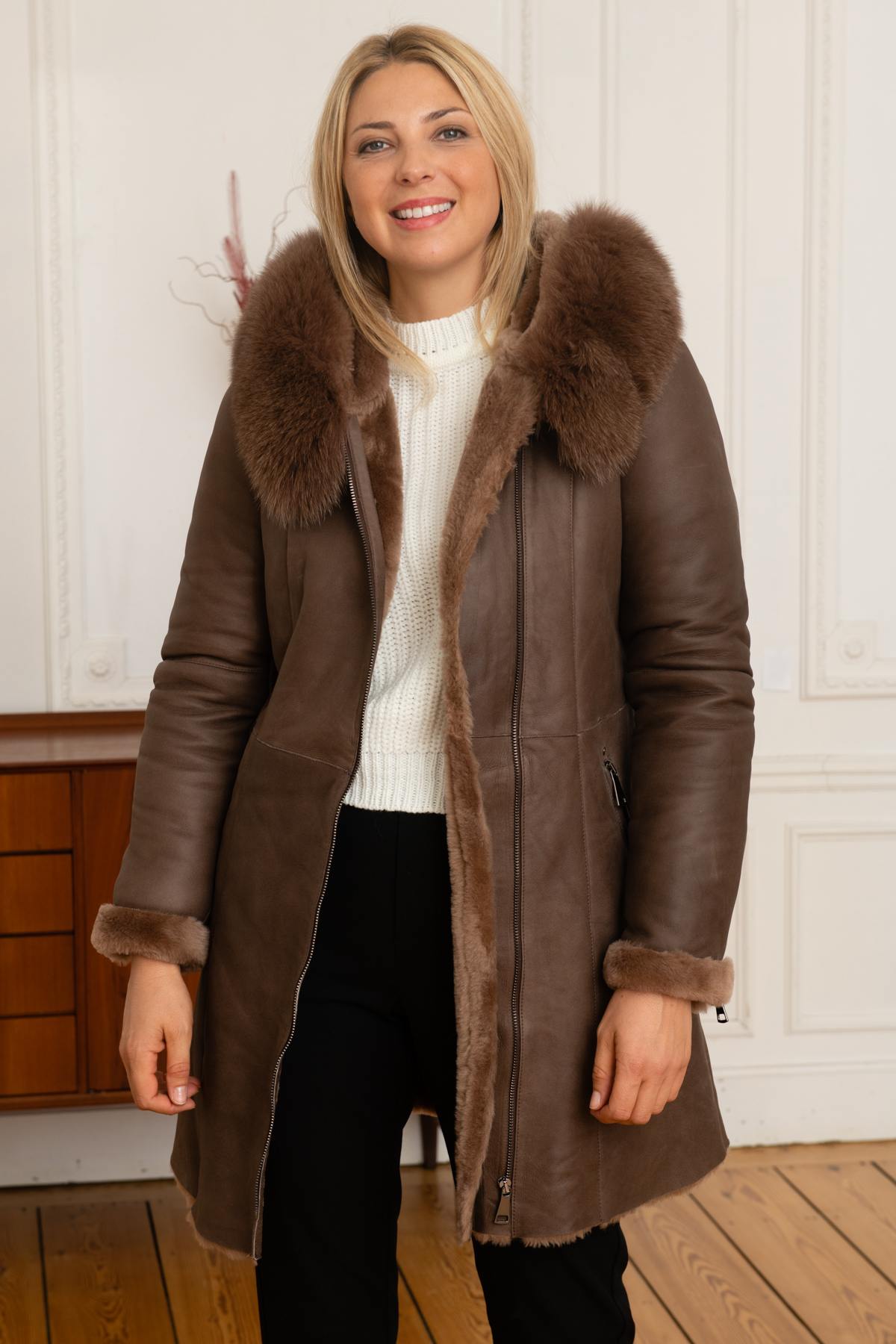 Oiled chocolate merino jacket with fox-fur hood and skinny fit. - Image n°1