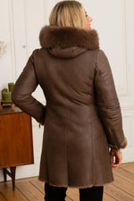 Oiled chocolate merino jacket with fox-fur hood and skinny fit. - Image n°5