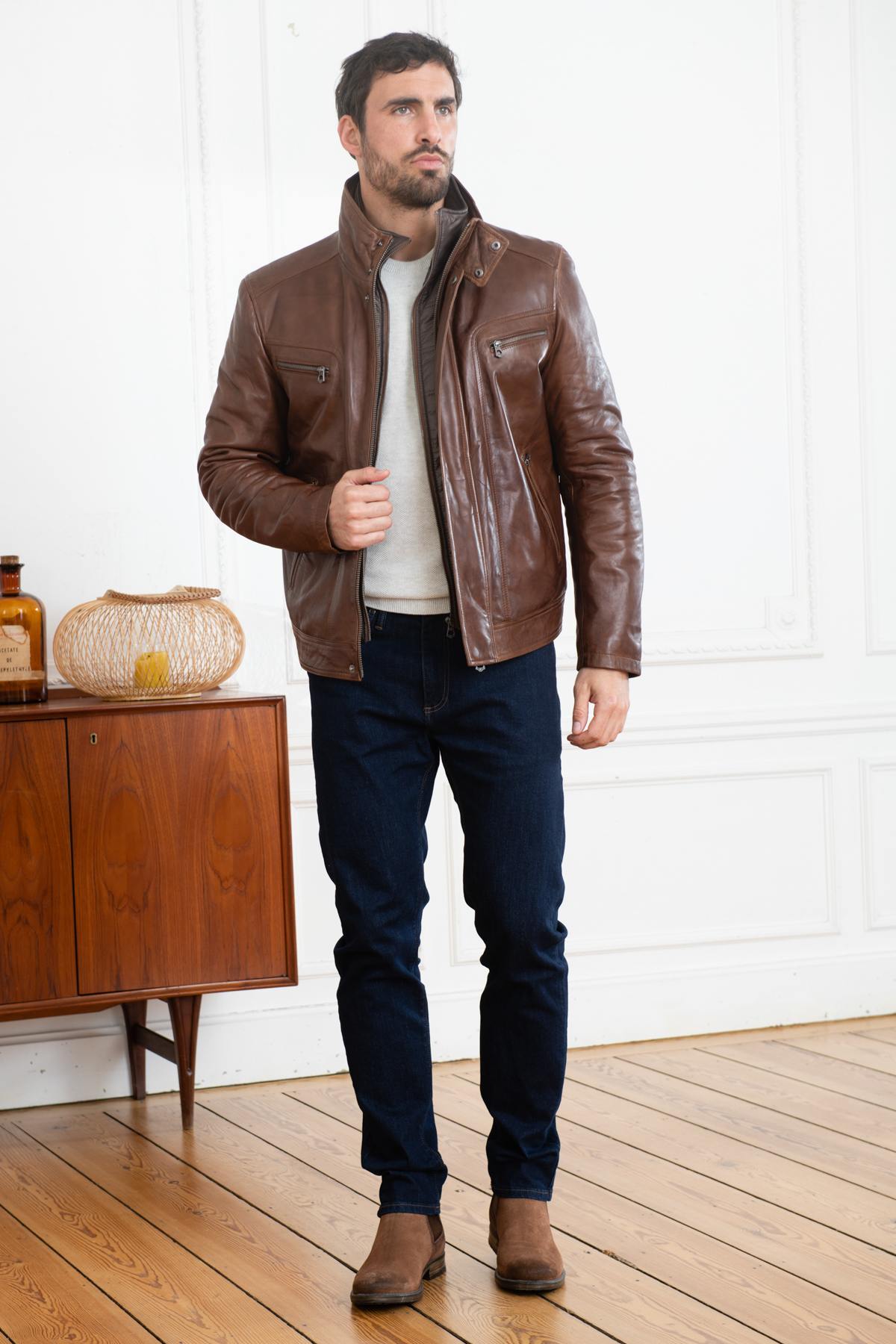 Supple lambskin jacket with a regular fit and timeless style. - Image n°2