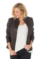 Supple lambskin jacket with stretch lining and a slimfit silhouette. - Image n°3