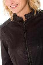 Supple lambskin jacket with stretch lining and a slimfit silhouette. - Image n°7