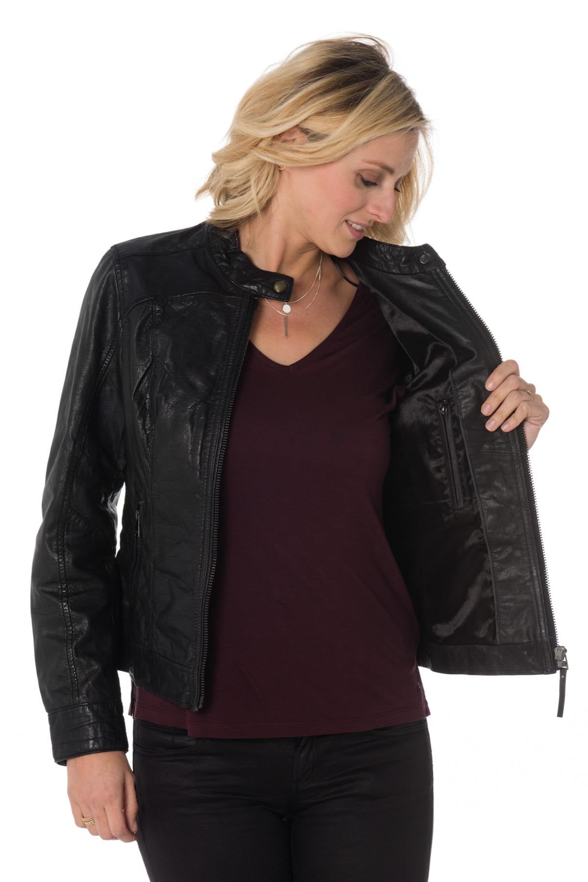 Tailored black lambskin jacket with biker collar and zipped pockets. - Image n°4