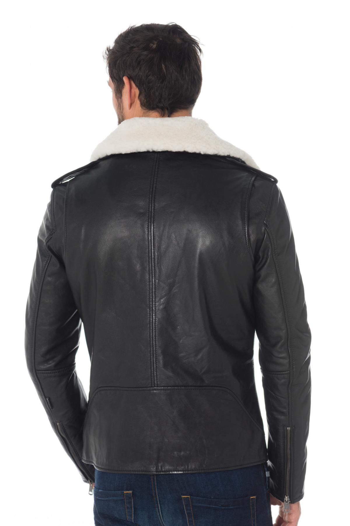 Slim black biker jacket in cowhide with a detachable vegan fur collar. - Image n°4