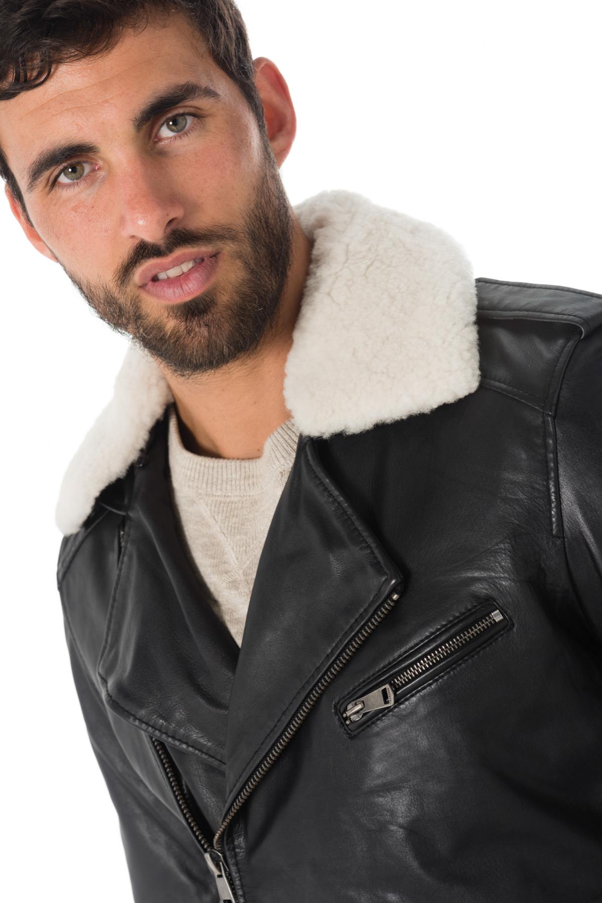 Slim black biker jacket in cowhide with a detachable vegan fur collar. - Image n°6