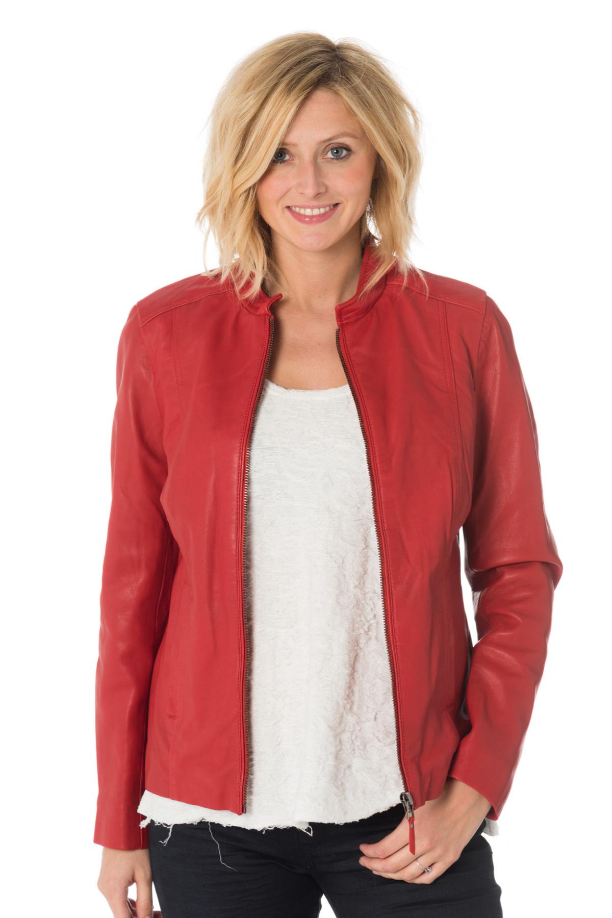 Red sheepskin jacket, slimfit for curves, stretch lining for comfort. - Image n°1