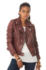 Burgundy lambskin biker jacket with a snug fit and silver zips. - Image n°3