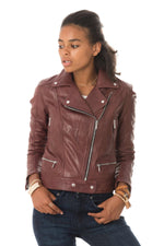 Burgundy lambskin biker jacket with a snug fit and silver zips. - Image n°4