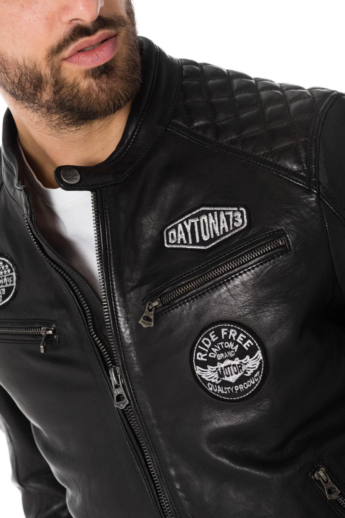 Walker Sheep Atlas: black lambskin, quilted shoulders, zipped details. - Image n°5