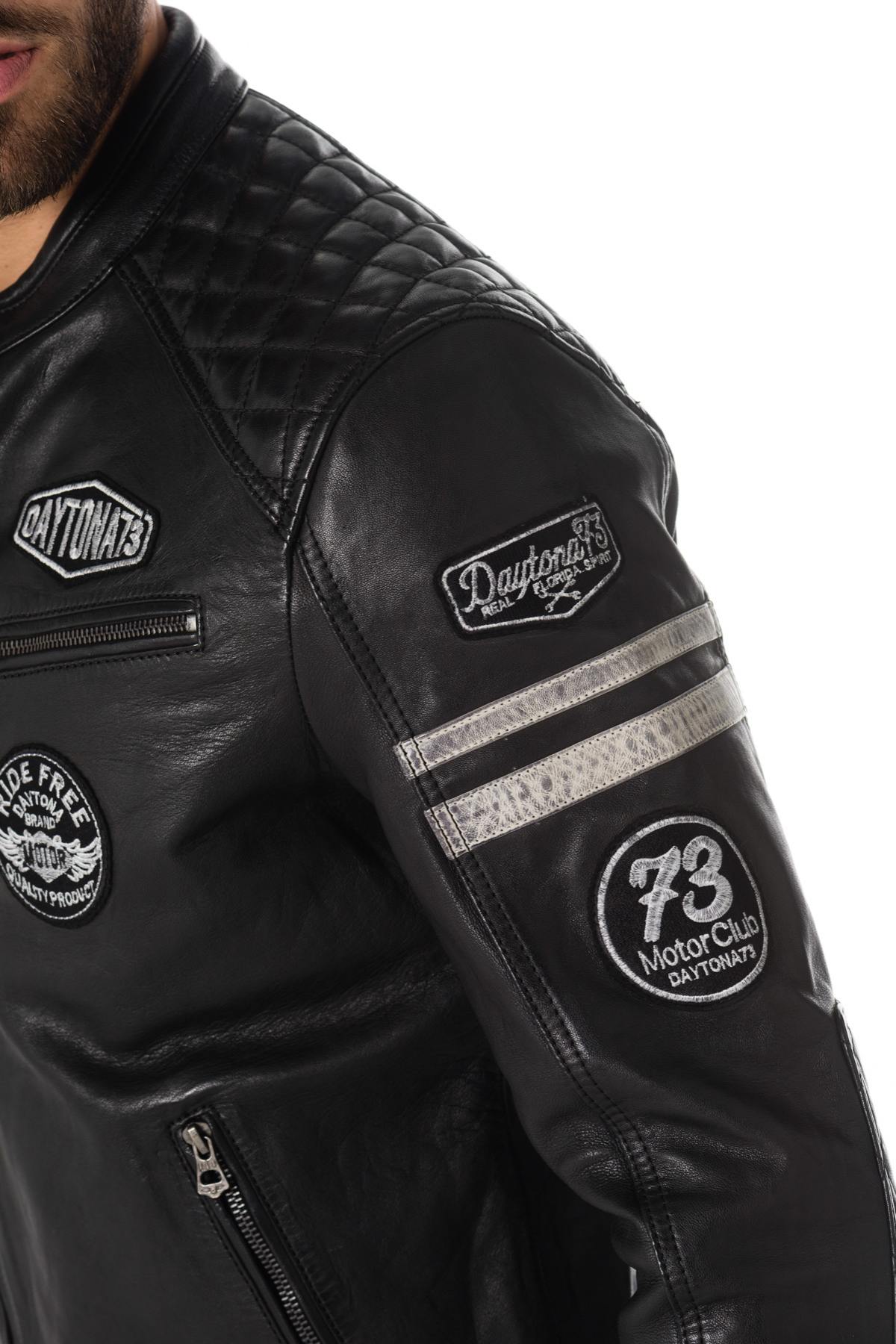 Walker Sheep Atlas: black lambskin, quilted shoulders, zipped details. - Image n°6