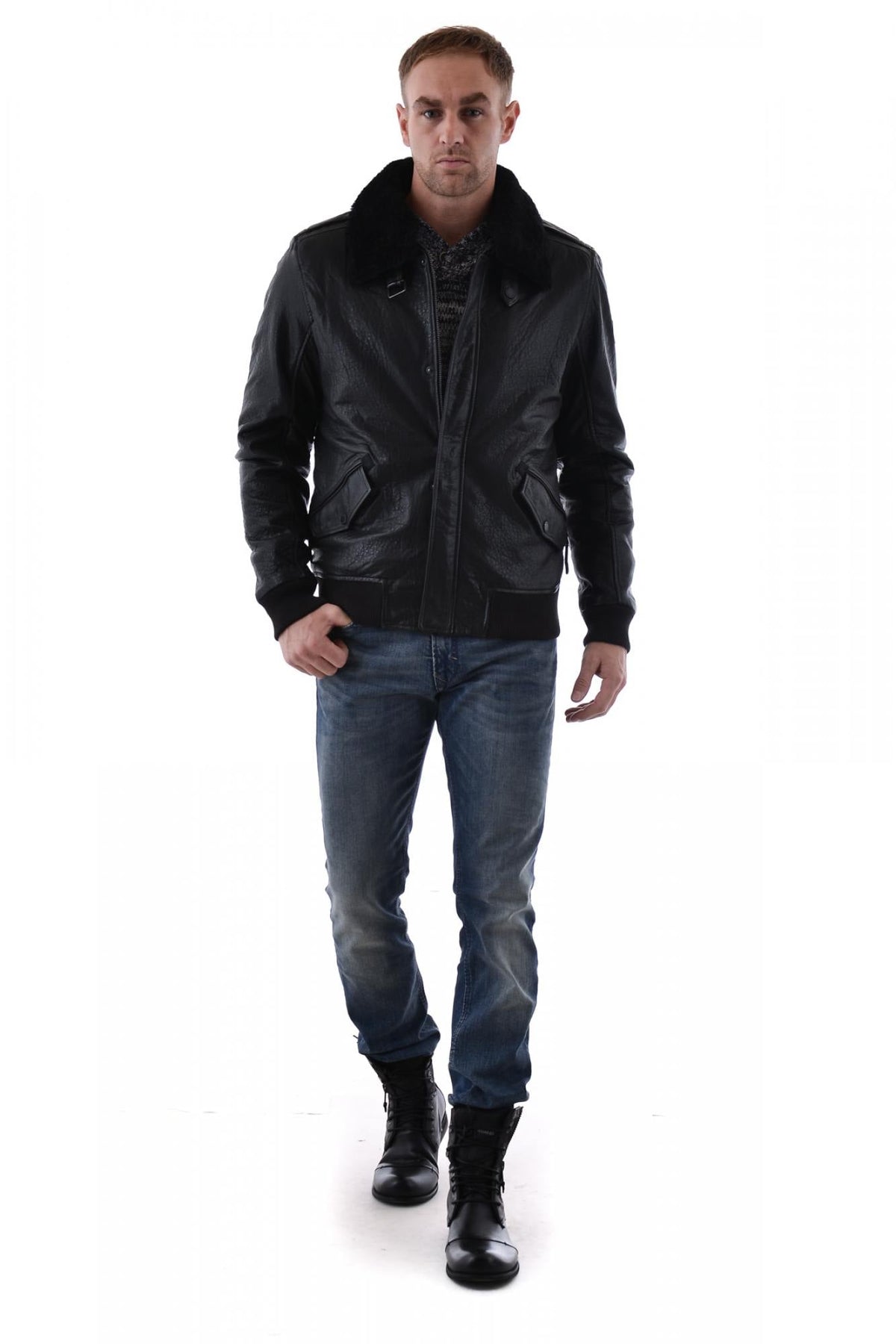 Gipsy's black lambskin jacket with removable shearling collar. - Image n°2