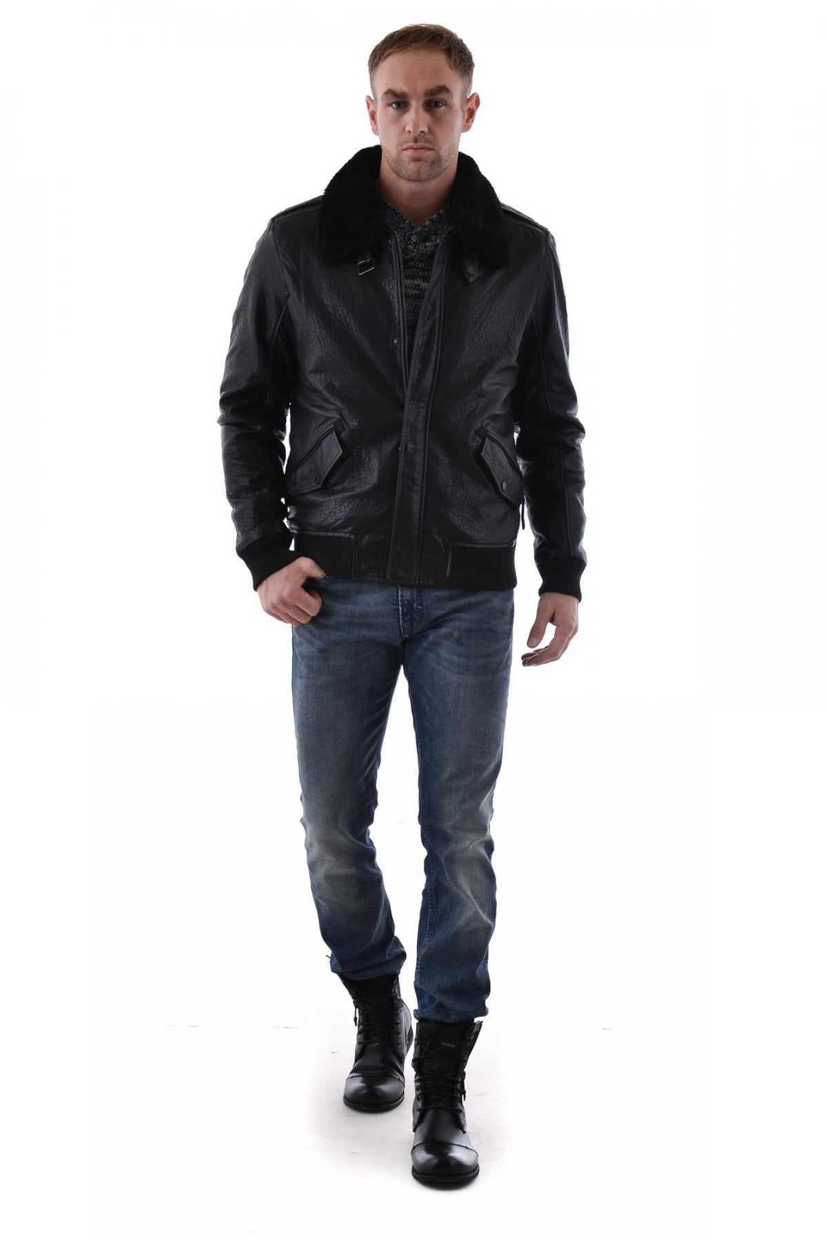 Gipsy's black lambskin jacket with removable shearling collar. - Image n°2