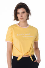 Yellow t-shirt with bow on the bottom - Image n°1