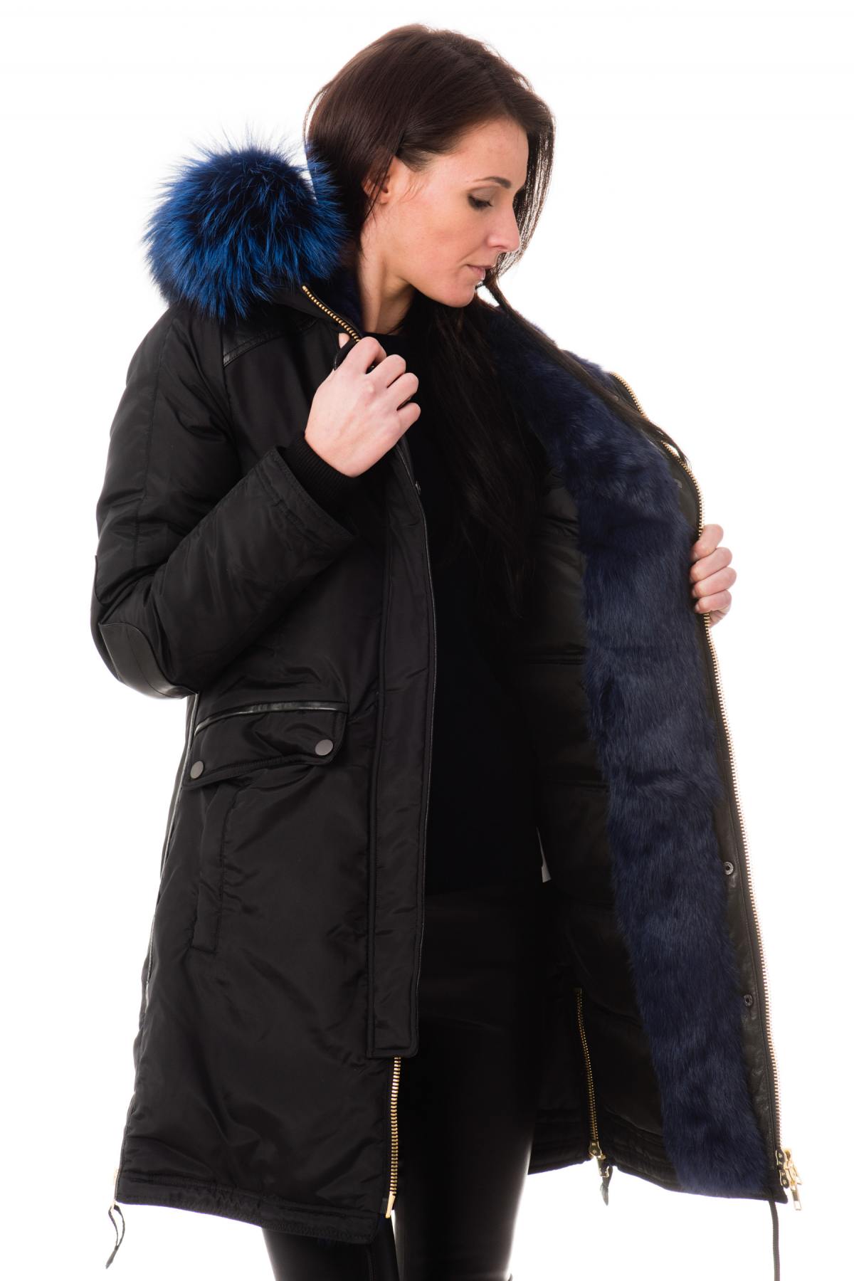 Nicole Benisti's Brera: lambskin leather and detachable fur hood. - Image n°4