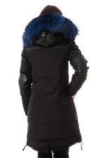 Nicole Benisti's Brera: lambskin leather and detachable fur hood. - Image n°5
