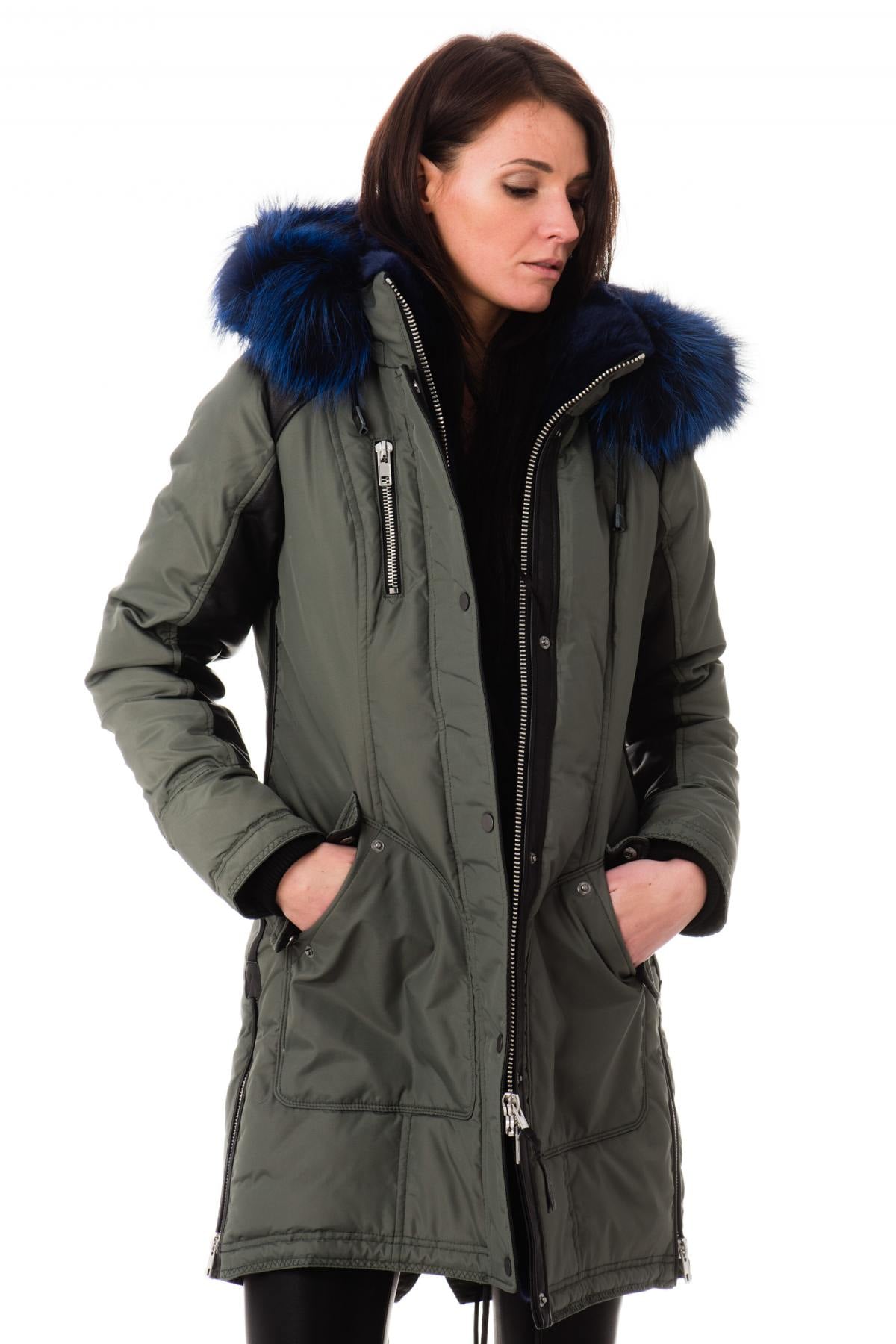 A military-blue jacket with lambskin details and a waterproof shell. - Image n°3