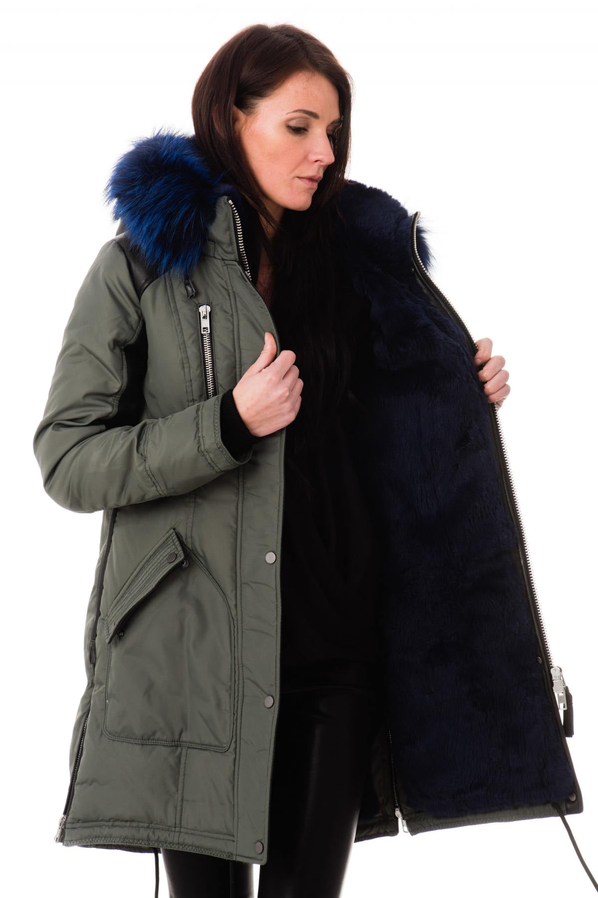A military-blue jacket with lambskin details and a waterproof shell. - Image n°5