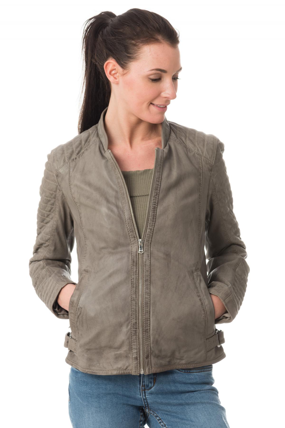 Soft lambskin leather jacket with a quilted finish for timeless style. - Image n°1