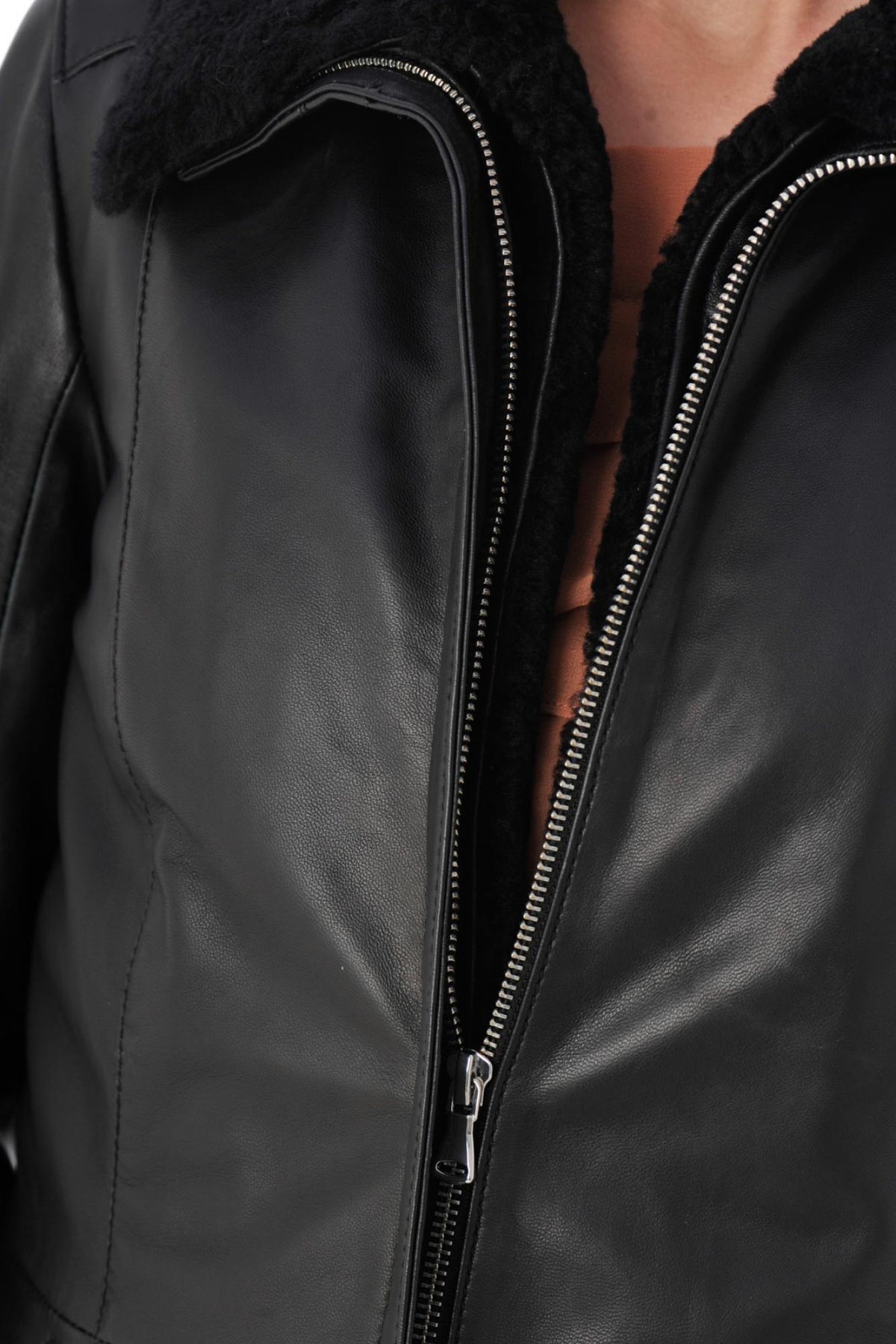 Leather jacket with fur collar - Image n°6