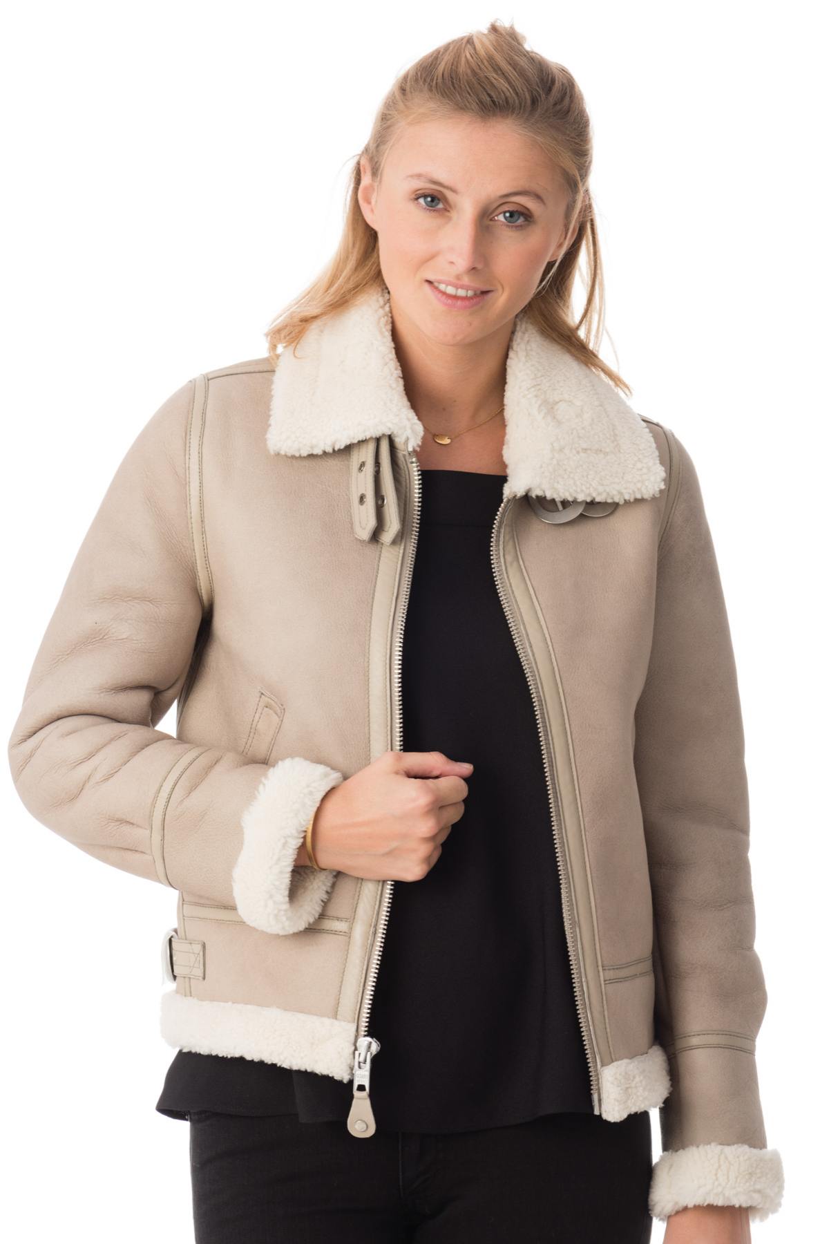 Iconic Schott B-3 bomber in light beige sheepskin, cosy and stylish. - Image n°3