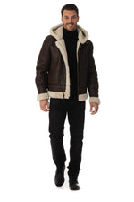Schott's B-3 bomber: shearling warmth, military heritage, urban edge. - Image n°2