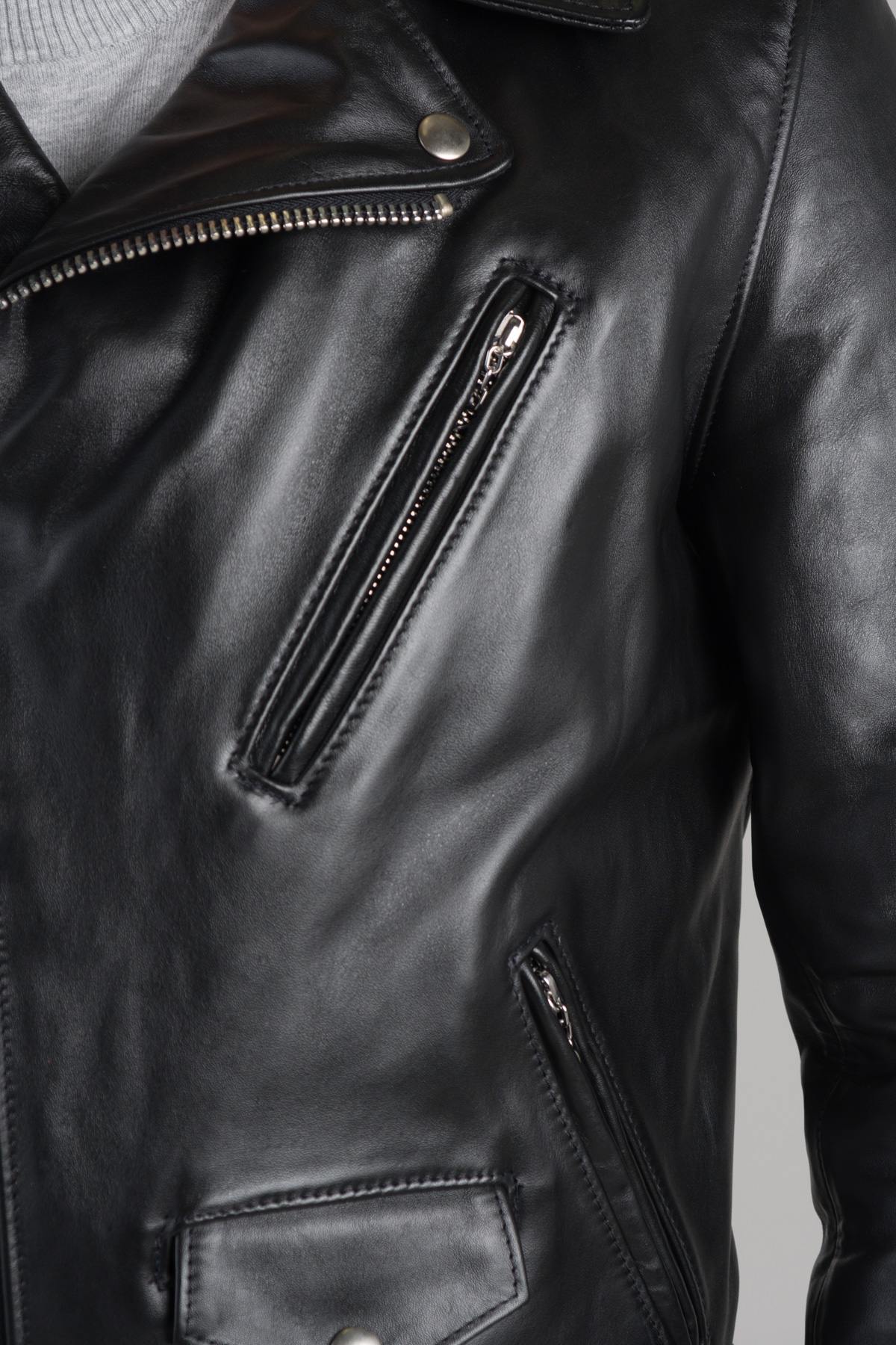 613SH: thick horsehide, slim rider's cut. Brando's rebellious edge. - Image n°10