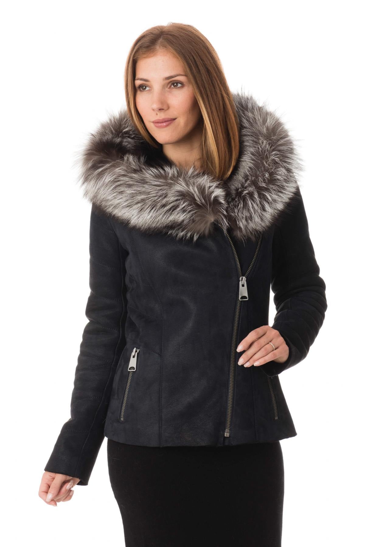 Iridescent navy shearling with fox-fur hood-effortless elegance. - Image n°4