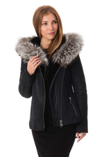 Iridescent navy shearling with fox-fur hood-effortless elegance. - Image n°3