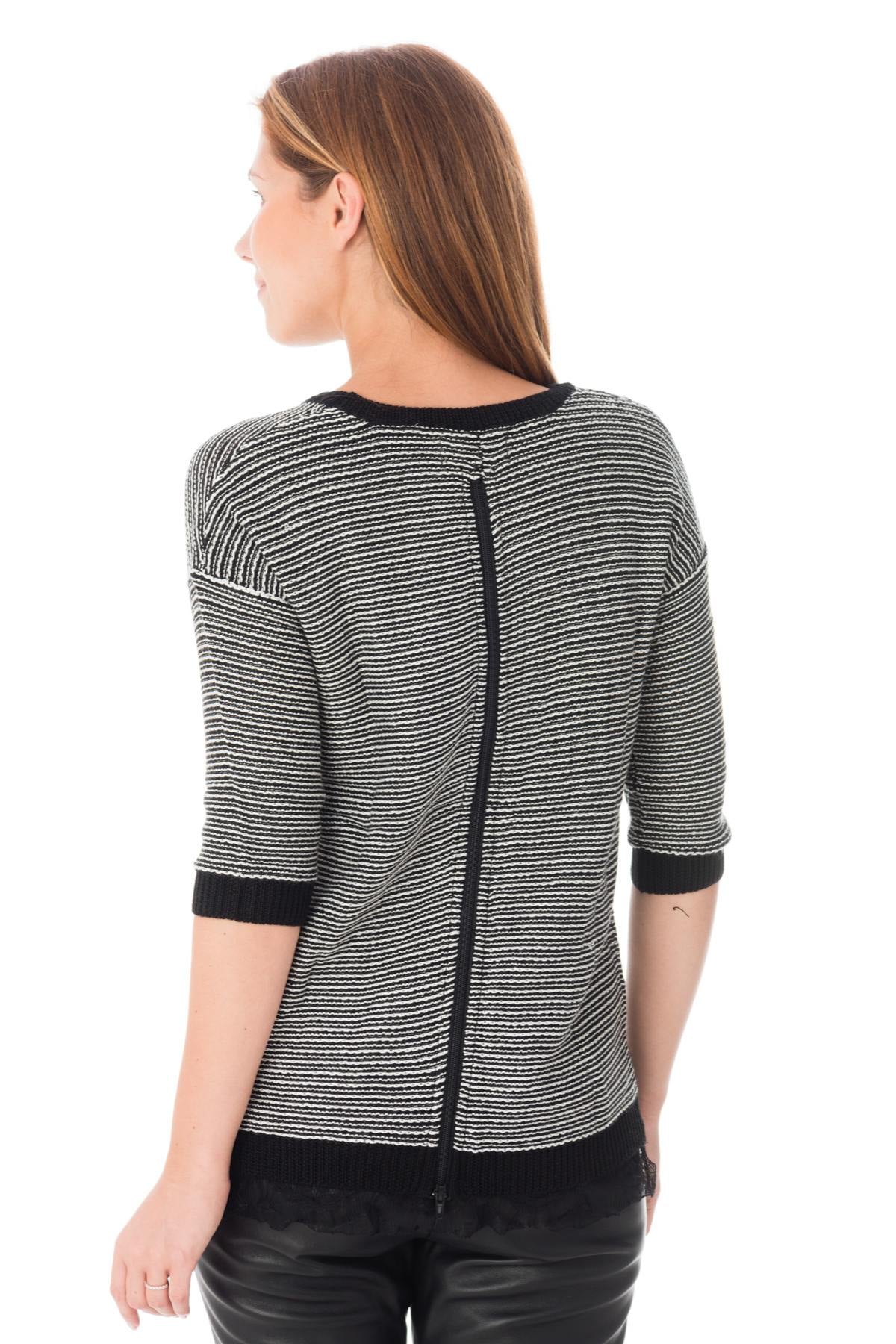 Sweater with black lace details - Image n°3