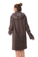 Lambskin jacket in deep violet, draped hood and press stud closure. - Image n°5
