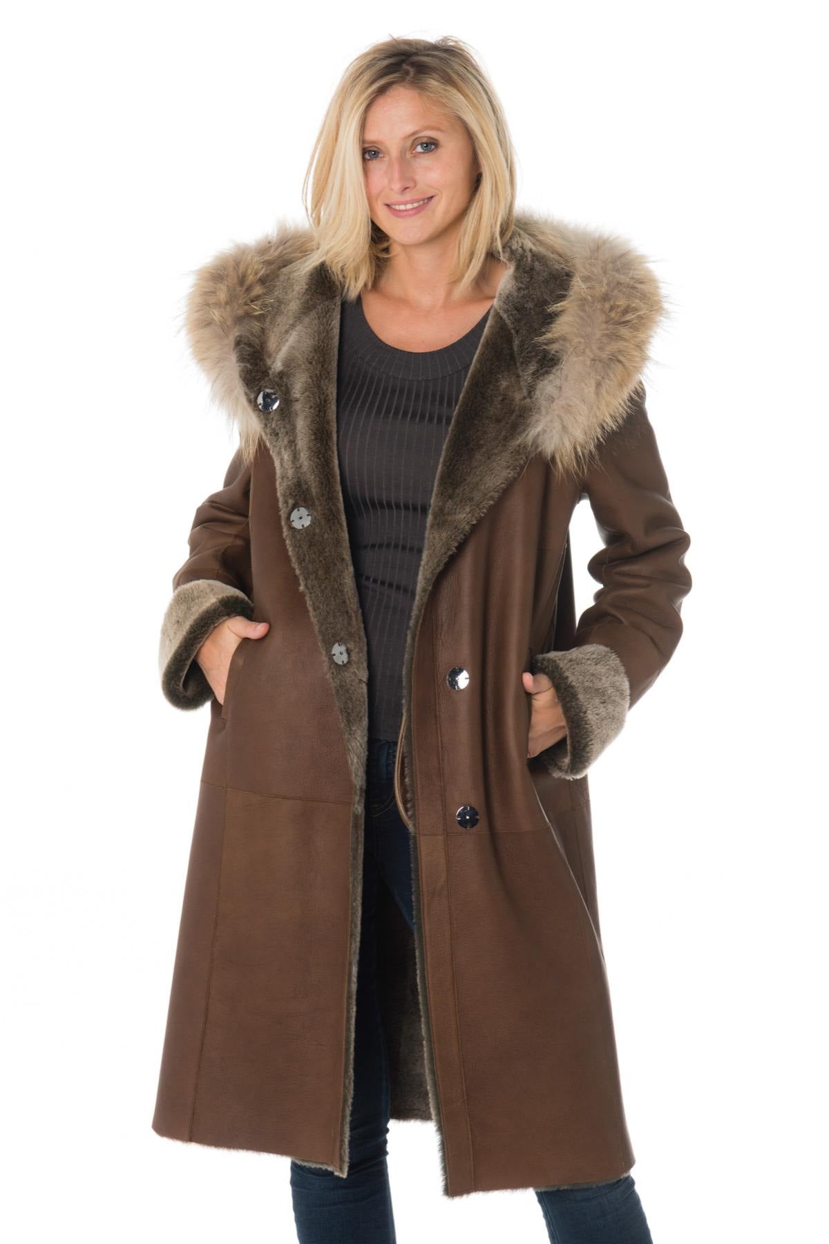 Shearling coat with raccoon-decorated hood - Image n°4