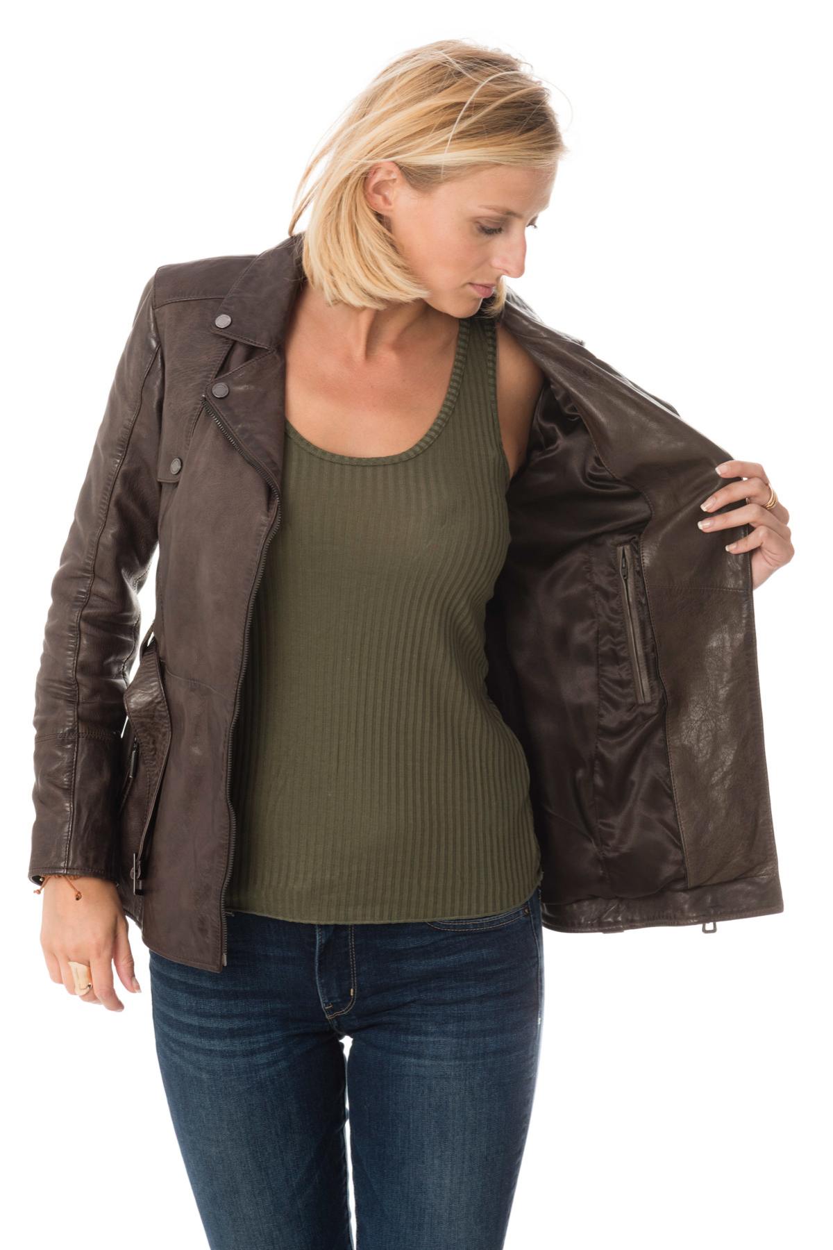 Aged brown lambskin jacket with a biker collar and slim, belted fit. - Image n°5