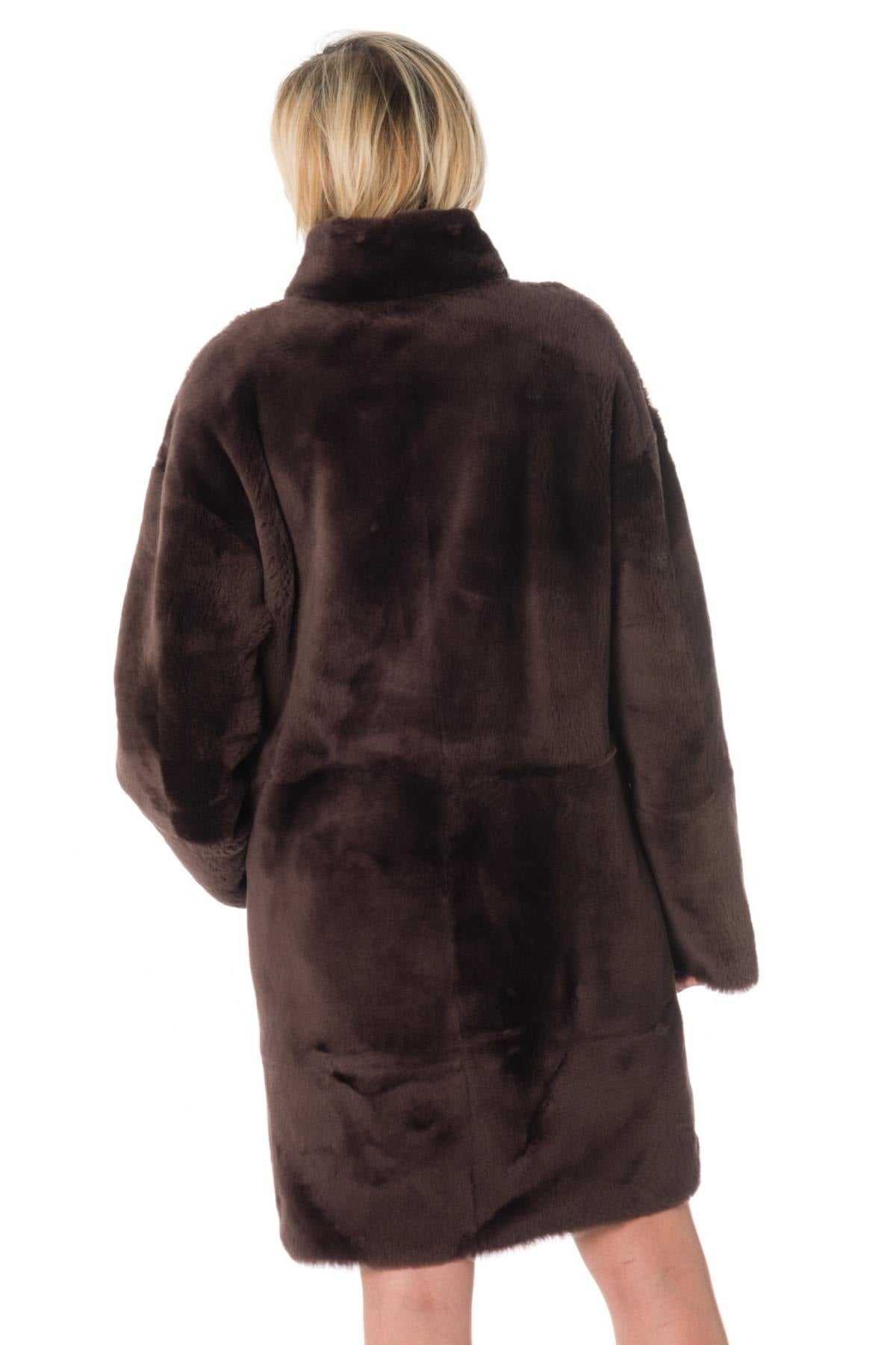 Reversible brown shearling coat-sleek leather or soft fur. - Image n°7