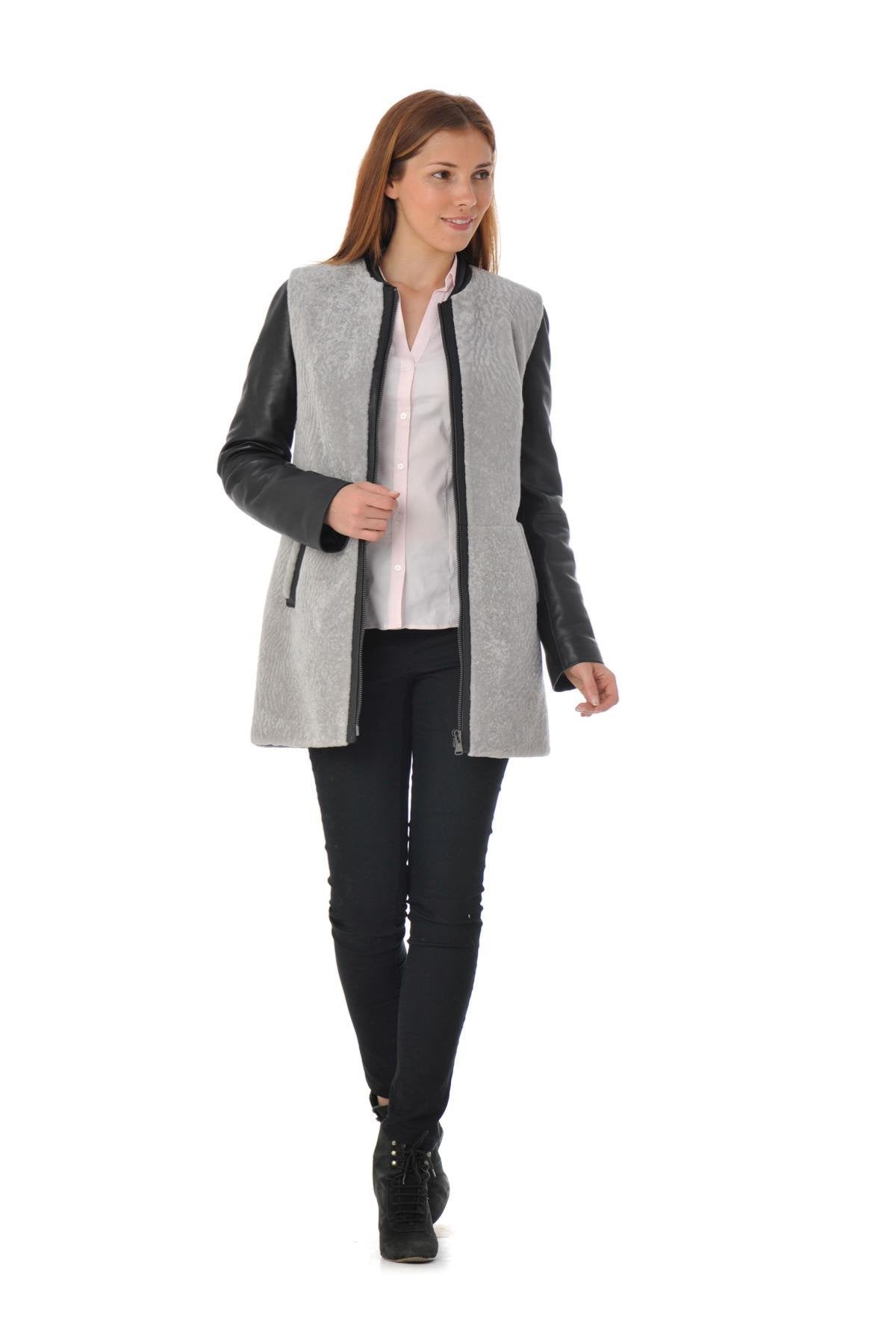 Lambskin and shearling unite in this chic zip-front coat for winter. - Image n°2