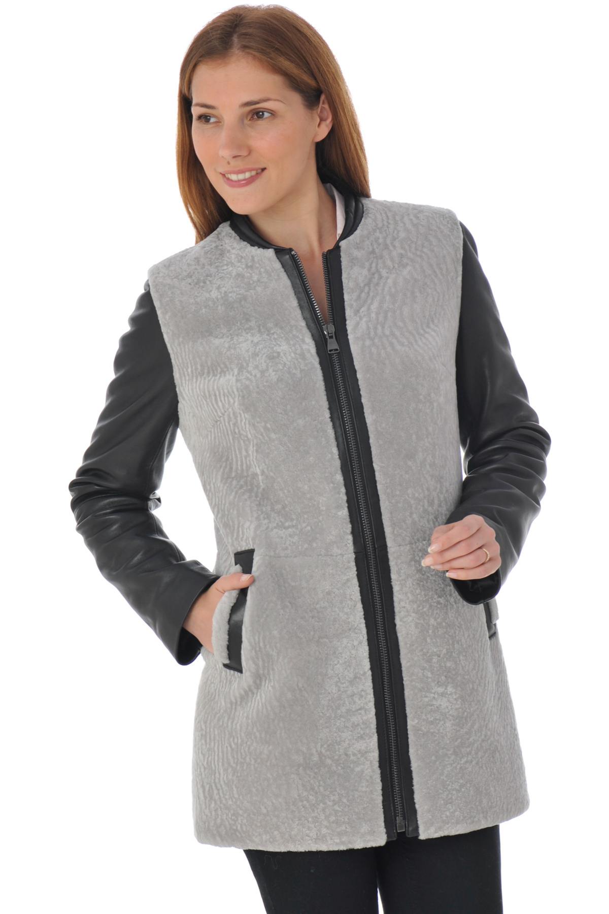 Lambskin and shearling unite in this chic zip-front coat for winter. - Image n°3