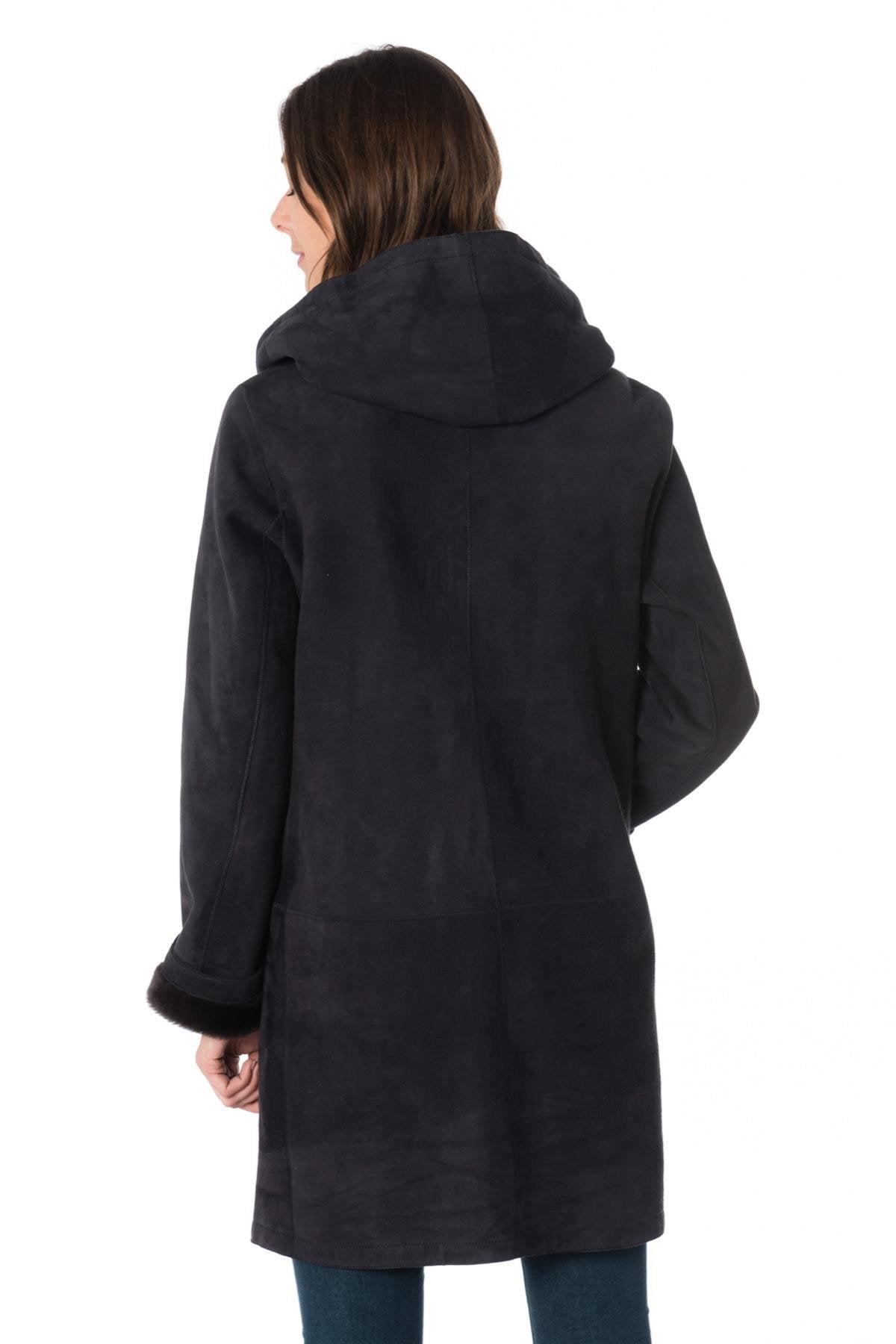 Deep grey suede lamb coat, peach-skin soft, wool-lined for winter. - Image n°4