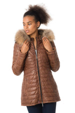 Quilted shearling in aged cognac, lightweight yet warm for winter. - Image n°4