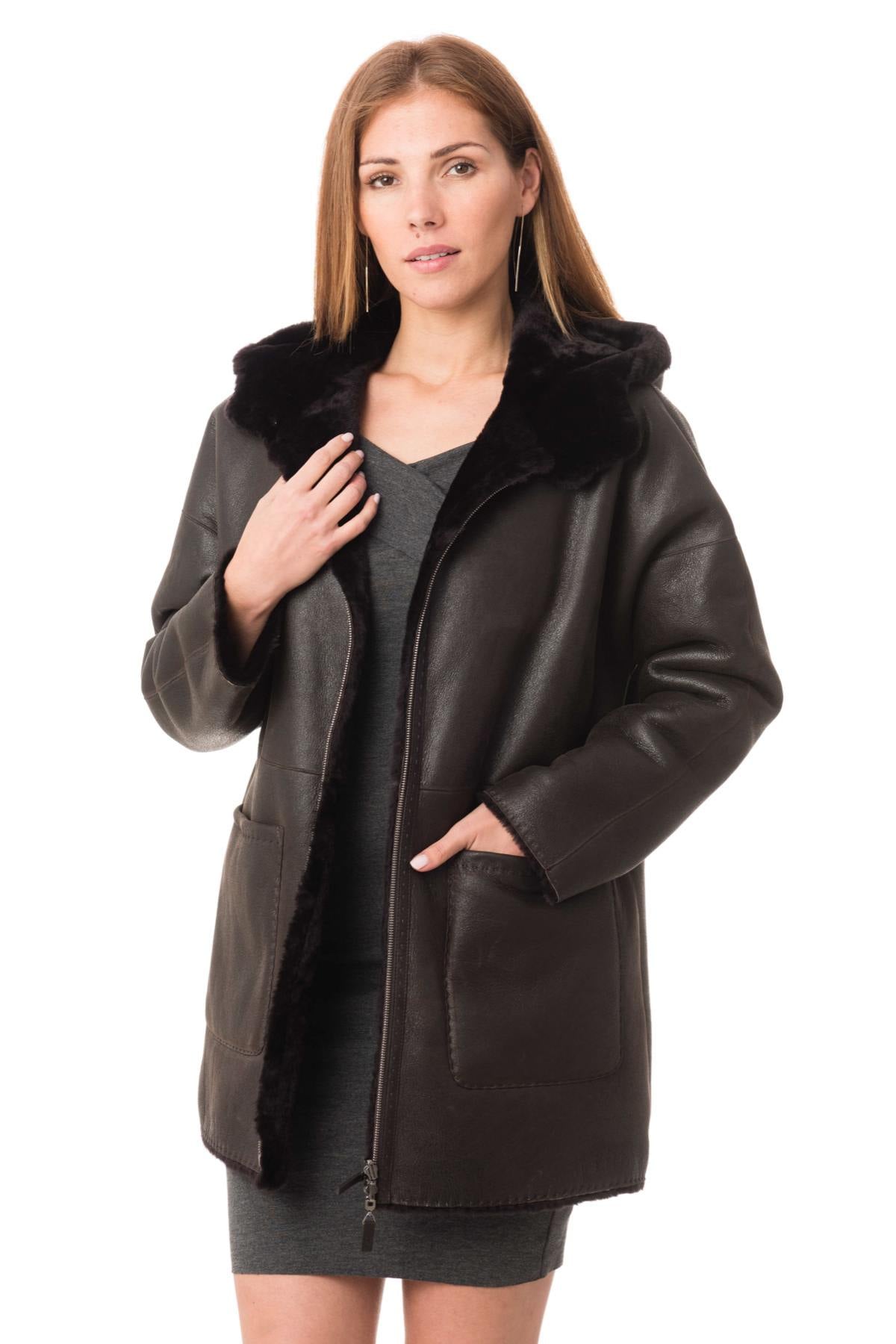 Reversible lambshearling coat in burnished brown-warmth and style. - Image n°3