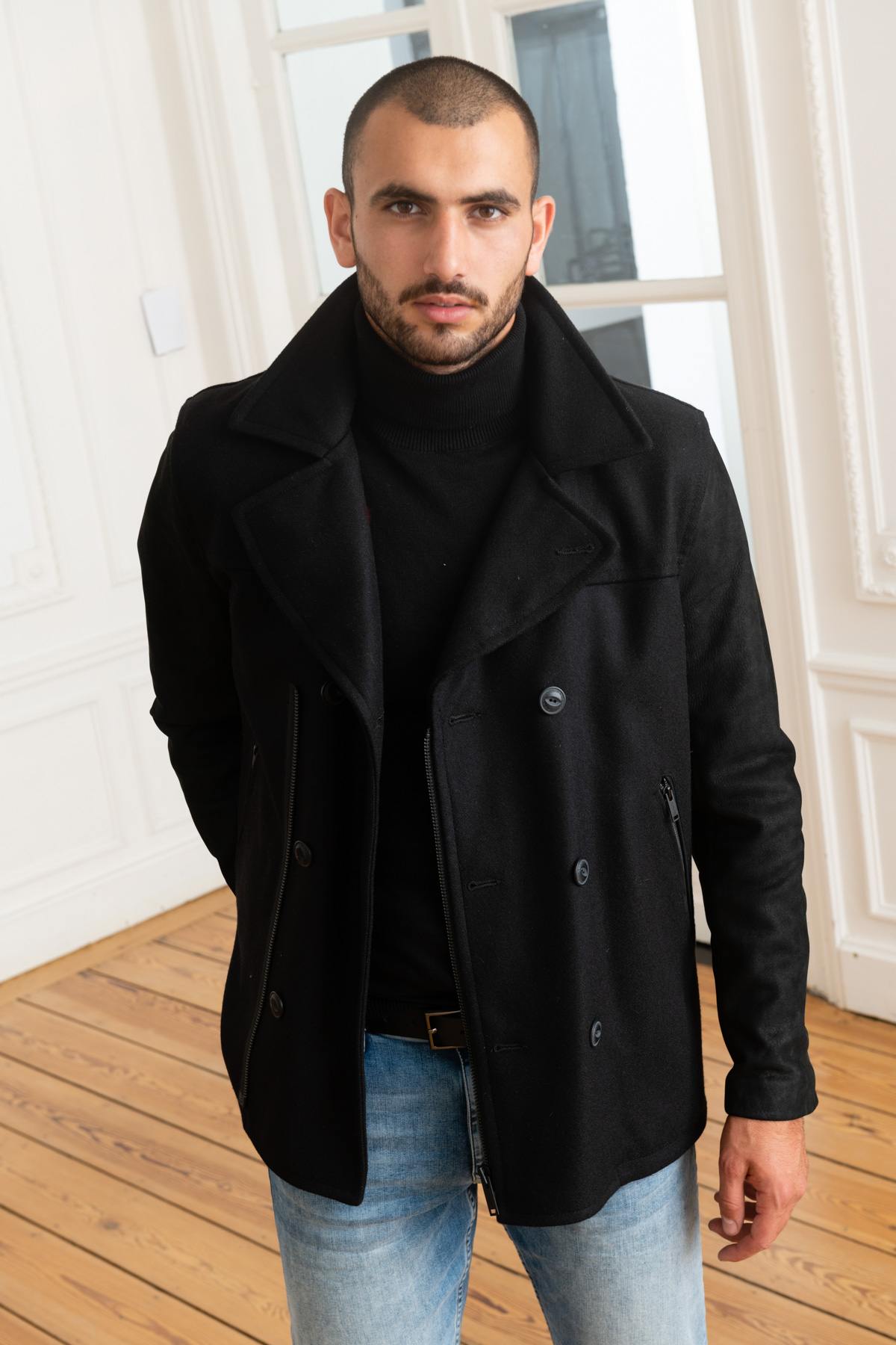 Modern pea coat by Chevignon: vachetta leather sleeves meet wool. - Image n°3