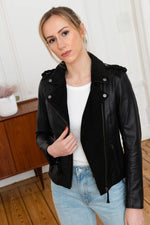 AURORA BLACK: sheep leather and goat suede in a skinny biker jacket. - Image n°6