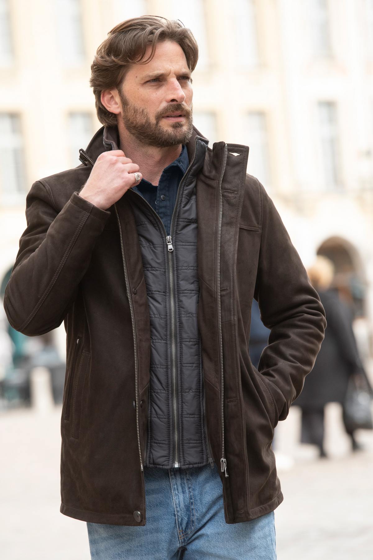 Brown cowhide leather jacket - Image n°1