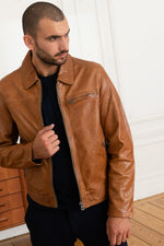 Soft lambskin in warm cognac, ideal for mid-season wear. - Image n°6