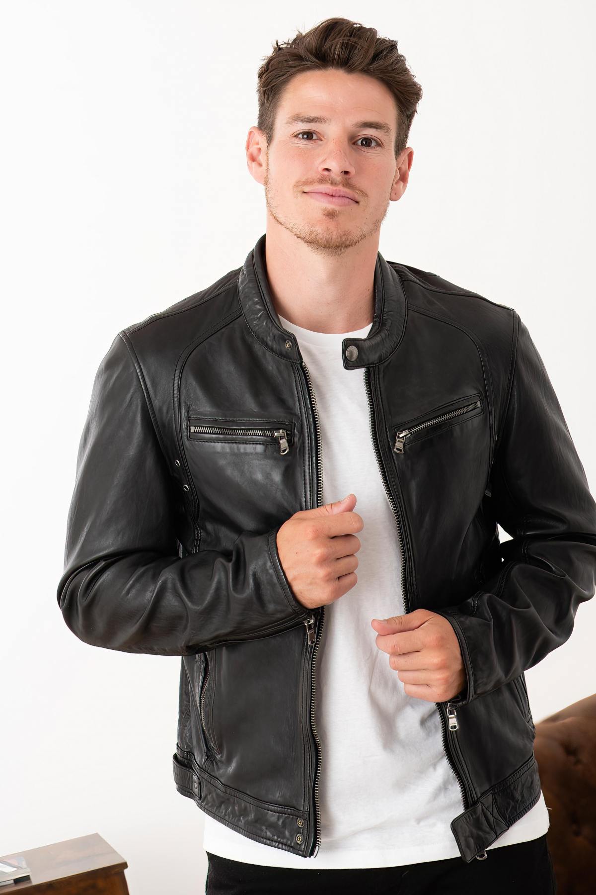 Daytona's black lambskin jacket, slim-cut for a timeless biker style. - Image n°1