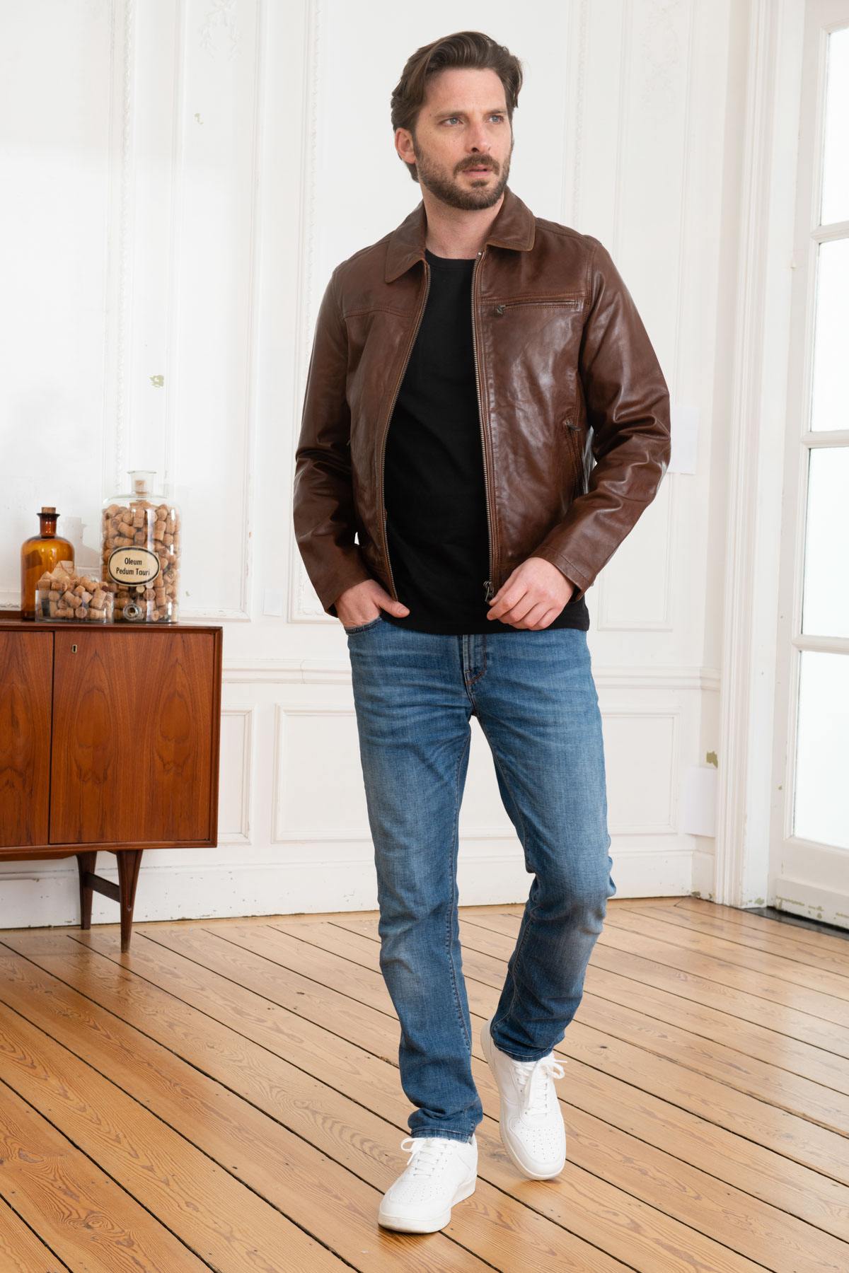 Daytona's soft lambskin jacket: aged, slim-fit, with a shirt collar. - Image n°2