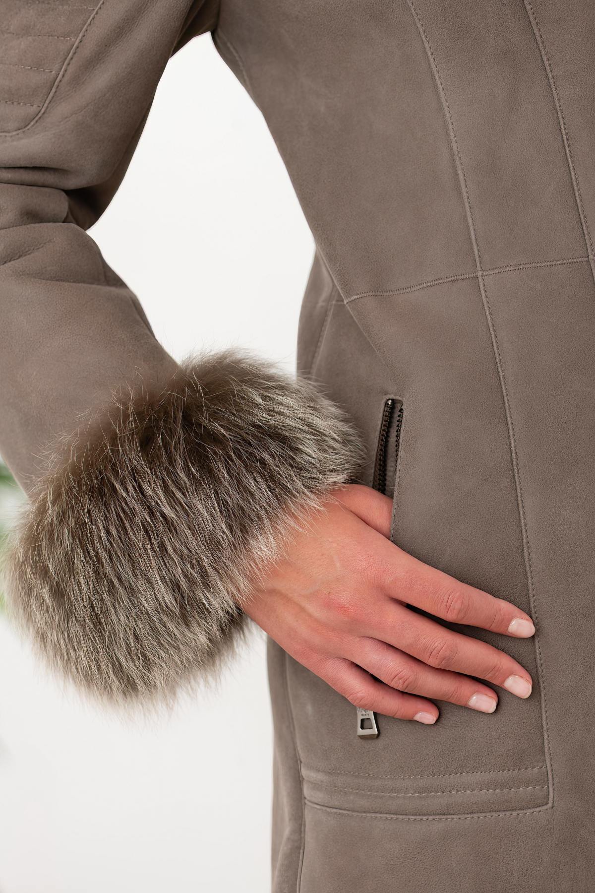 Warm grey reversed sheepskin coat with real fox fur trim. - Image n°6