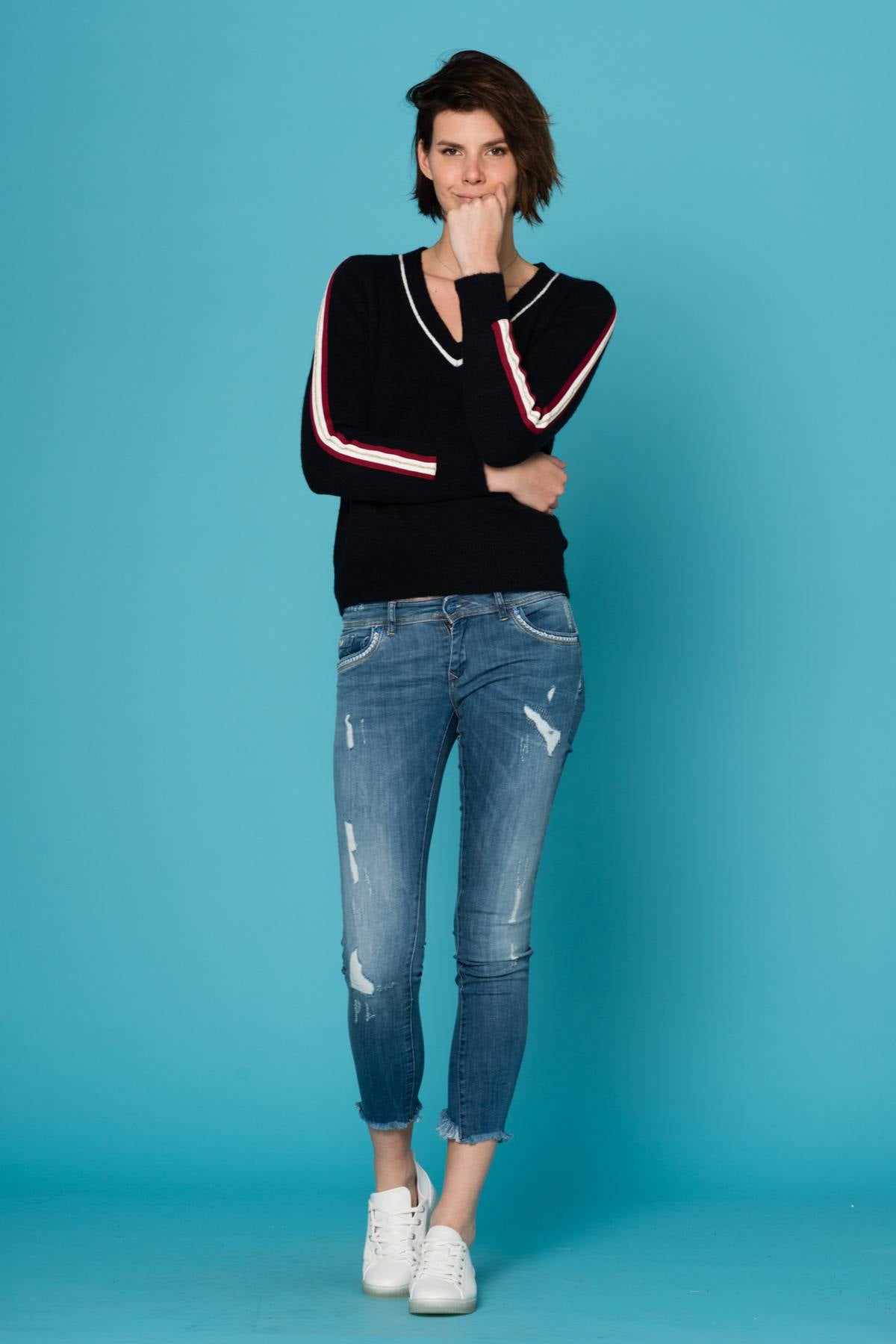 Navy blue feminine sweater - Image n°2