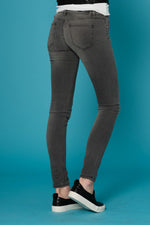 Women's gray skinny jeans - Image n°1