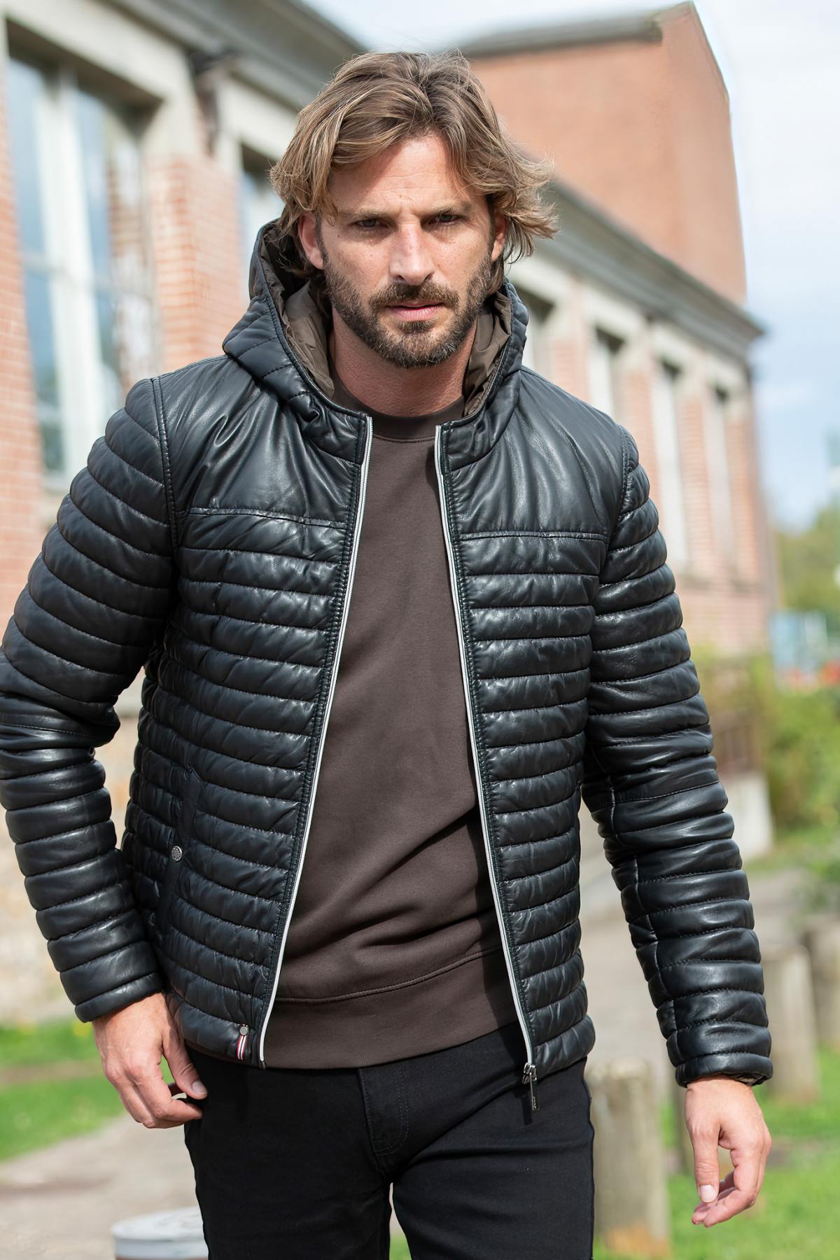 Thin and warm men's down jacket in black color - Image n°7